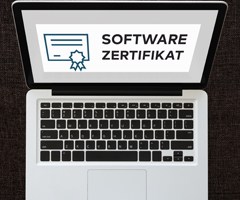 Notebook von oben mit fortgeschrittener elektronischer Signatur durch Softwarezertifikat