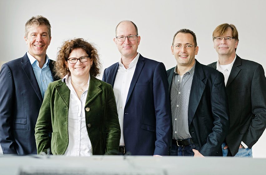 5 Personen des Management Team von aumass eVergabe